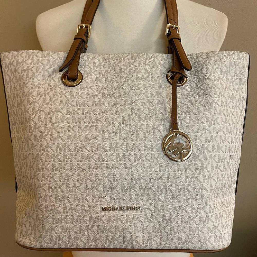 Michael Kors Large Jet Set Vanilla Tote